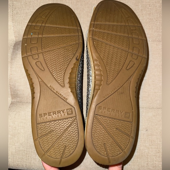 Sperry Top Sider Size 8 Silver - Picture 5 of 6